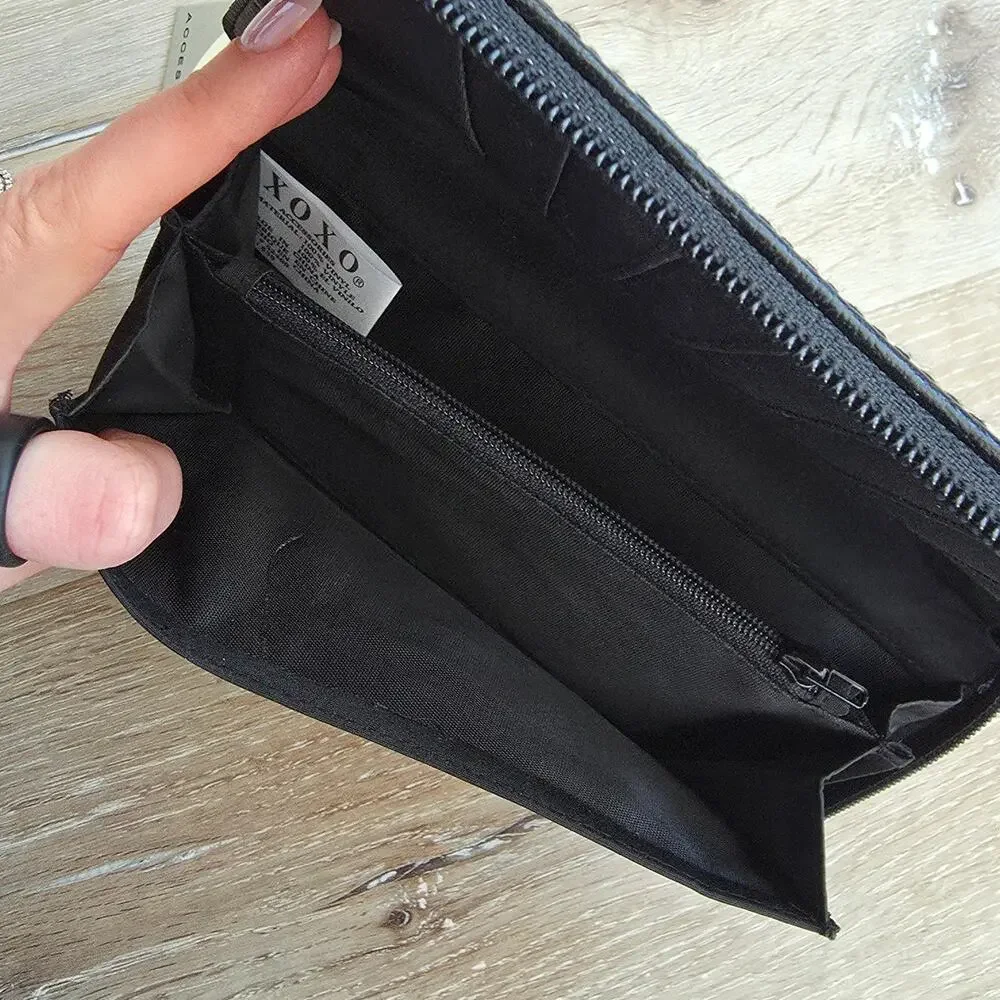 Vintage XOXO Black Emma Pebbled Faux Leather Vinyl  Zip Around Rectangle Wallet